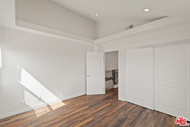 Building Photo - 4128 W 122nd St