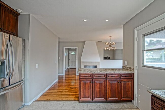 Building Photo - Beautifully Remodeled, Bright & Airy Home w/ Detached Bonus Room w/ Bath & 1-Car Garage, Front Ya...