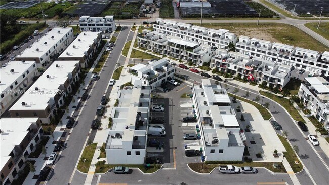 Building Photo - 14569 SW 261 St Ter