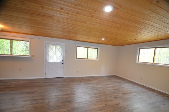 Building Photo - Cabin in the woods! 45 Minutes to Breck!