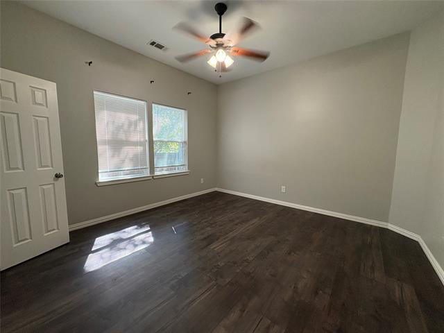 Building Photo - 508 N Dallas Ave