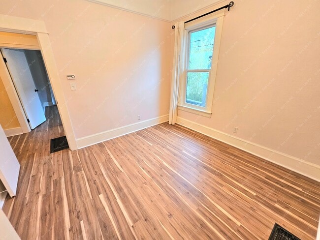 Building Photo - 3934 SE 29th Ave