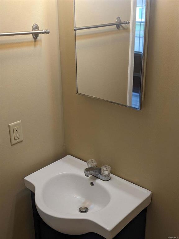 Building Photo - 3312 Royal Creek Rd