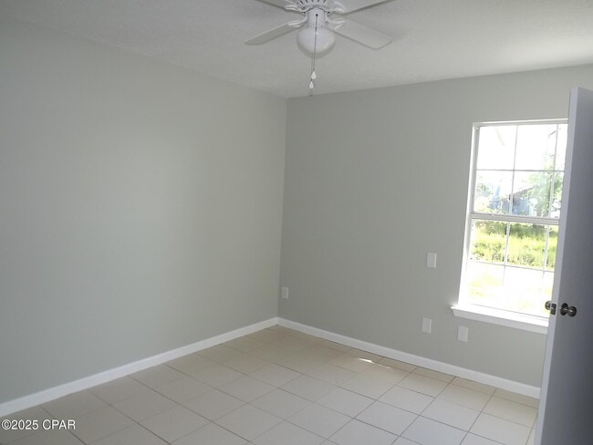 Building Photo - 2712 Oak Hammock Dr