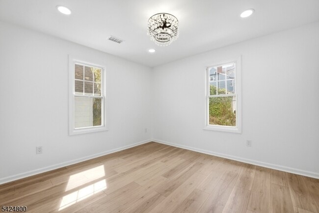 Building Photo - 40 Edgewood Rd