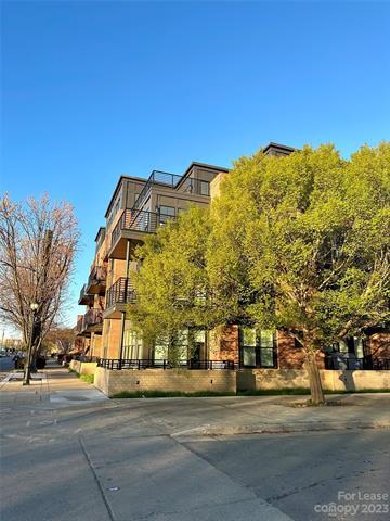 Building Photo - 3000 South Blvd