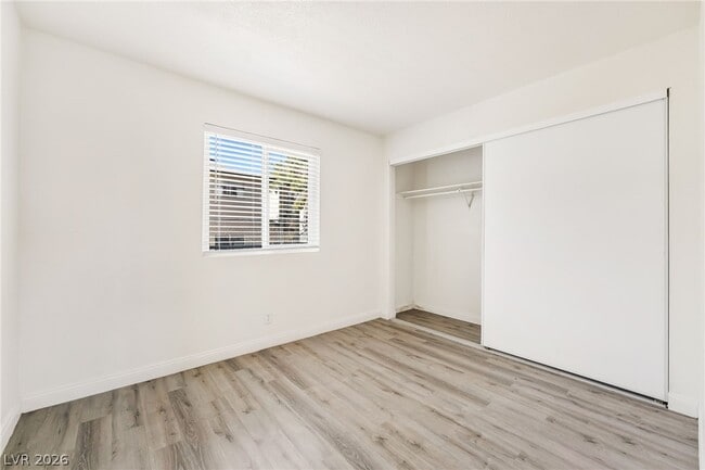 Building Photo - 5303 Del Gado Dr