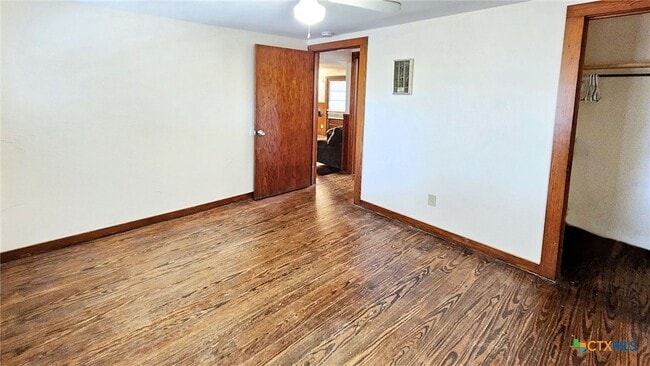 Building Photo - 1432 N Walnut Ave