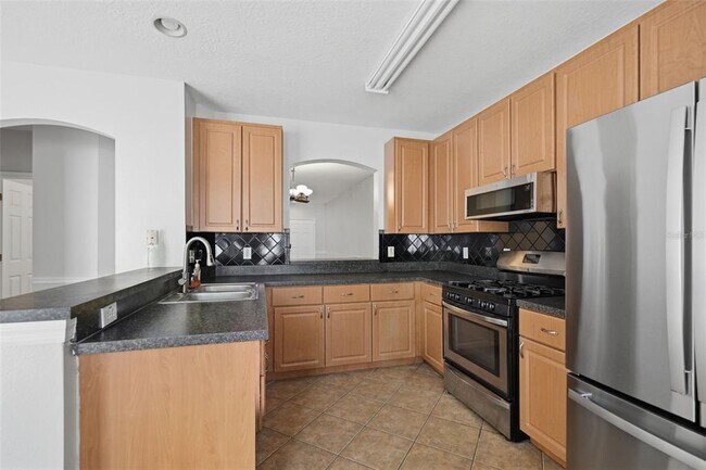 Building Photo - 10215 Lakeside Vista Dr