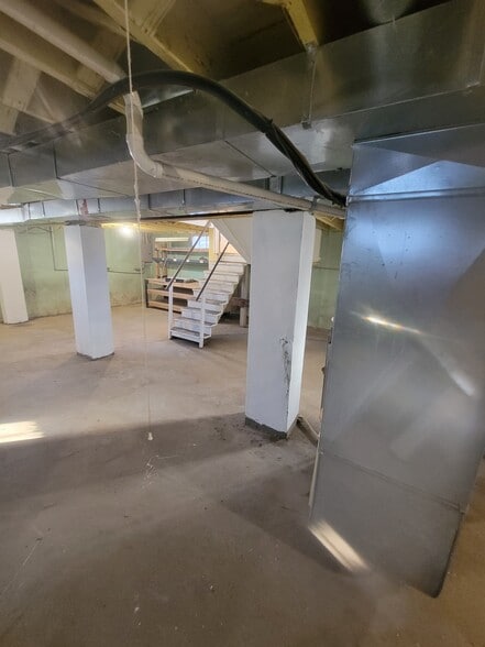 Unfinished Basement - 644 S Englewood Ave