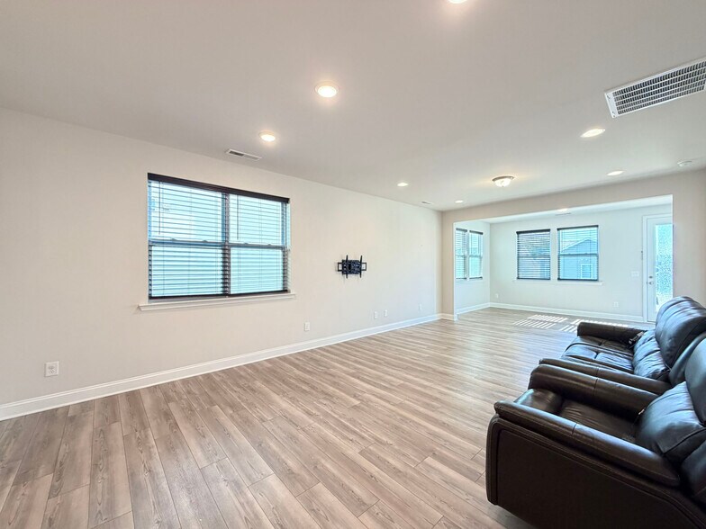 Building Photo - 219 Wood Orchid Ln