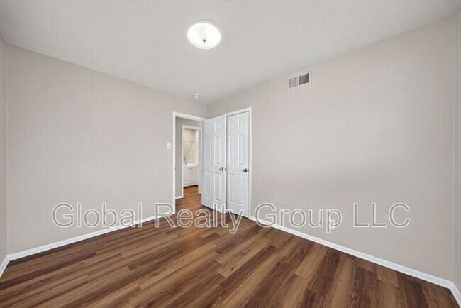 Building Photo - 103 Brettonwood Dr