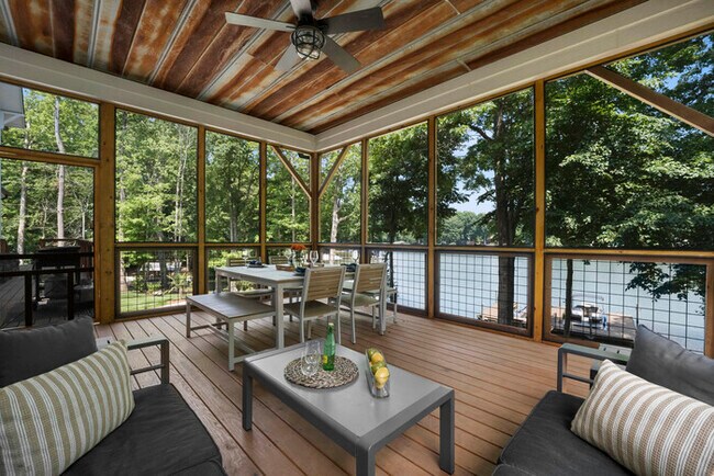 Building Photo - Northshore Landing