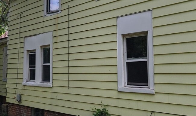 Building Photo - 517 Vine St