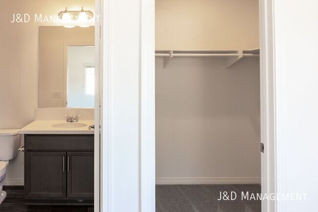 Building Photo - 8123 Cascio Ct
