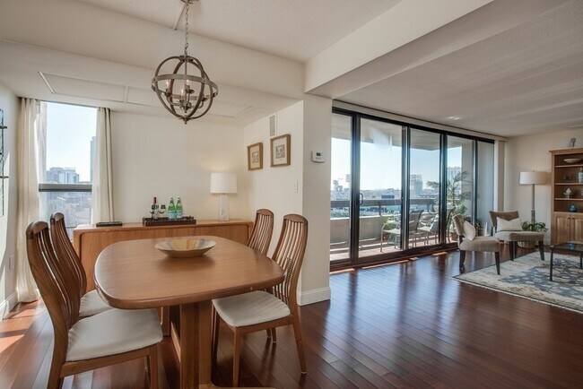 Building Photo - 32 Cherokee St