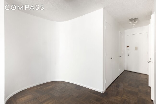 Building Photo - 330 E 38th St