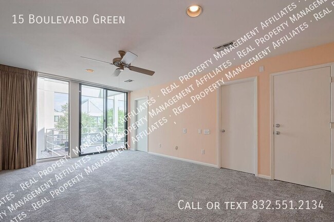 Building Photo - 15 Boulevard Green