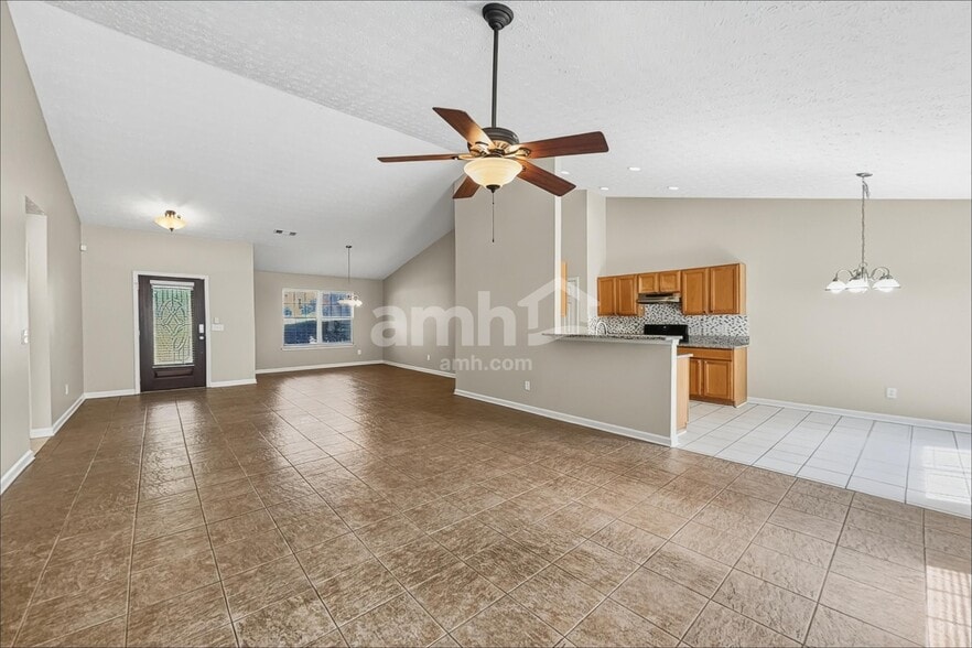 Building Photo - 247 Rockingham Dr