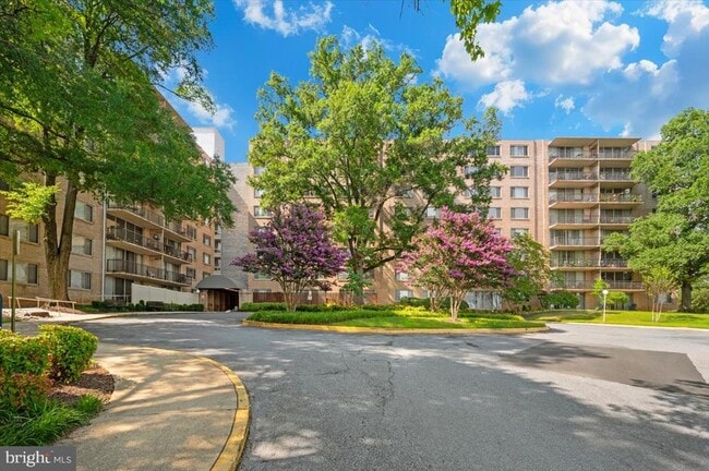 Building Photo - 4410 Oglethorpe St