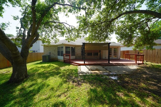 Building Photo - Updated Single Story in Schertz! Realtor Commission: $500