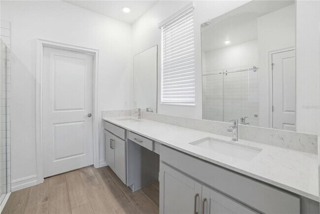 Building Photo - 11534 72nd Pl E