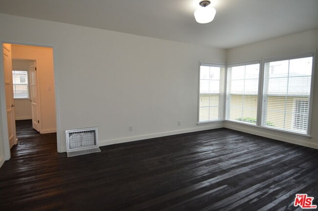 Building Photo - 6120 Overhill Dr