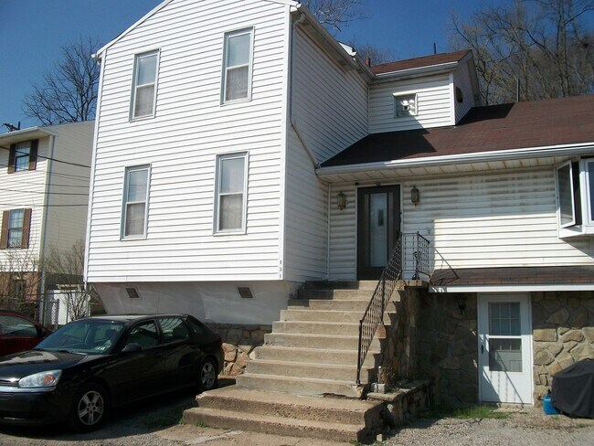 Building Photo - 131-BLD