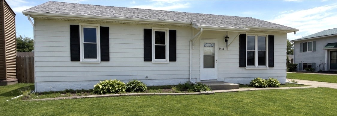 Building Photo - 1403 Emerald Dr