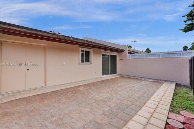 Building Photo - 5314 SW 140th Pl