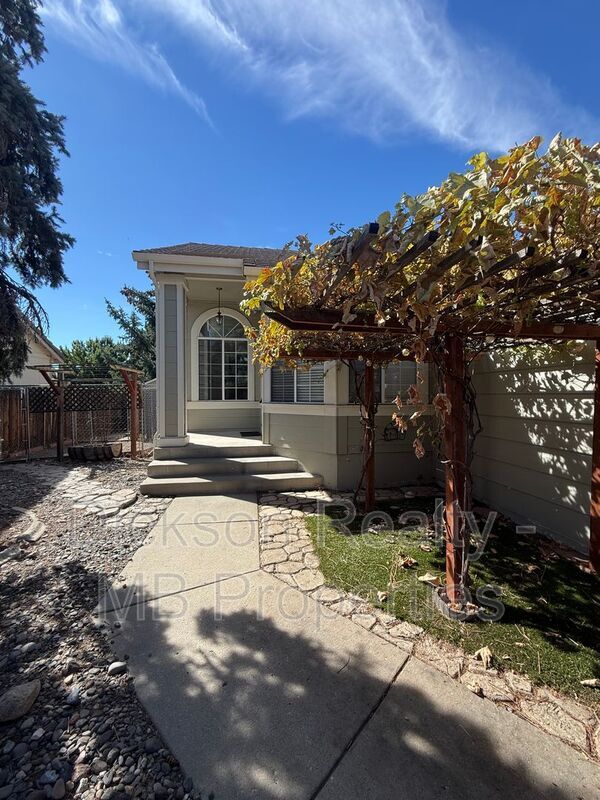 Building Photo - 994 Wheatland Ct