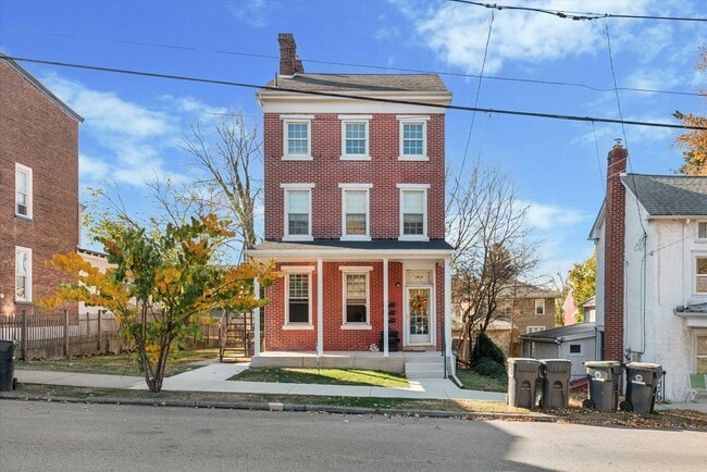 Building Photo - 144 Starr St