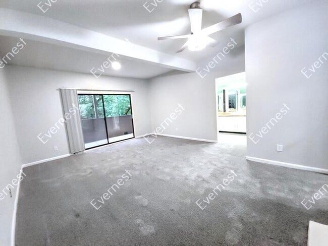Building Photo - 3815 Paces Ferry W