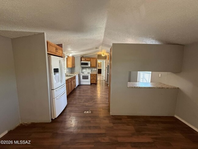 Building Photo - 2640 S Cottonwood Ln