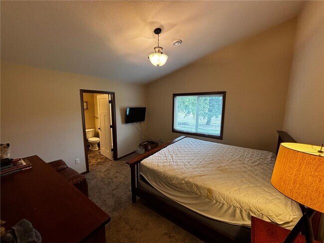 Building Photo - 4001 Iris Ct