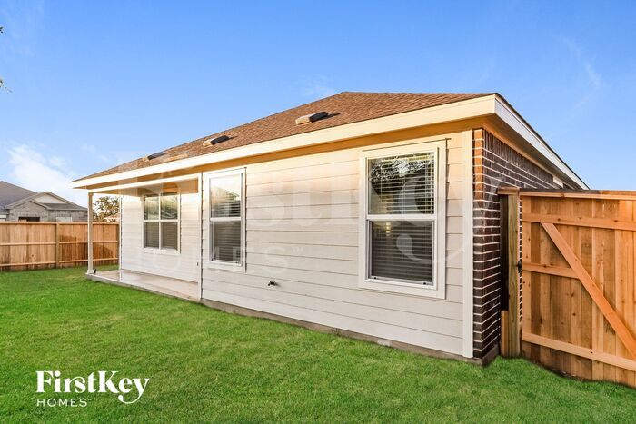 Building Photo - 15007 Maskette Ave