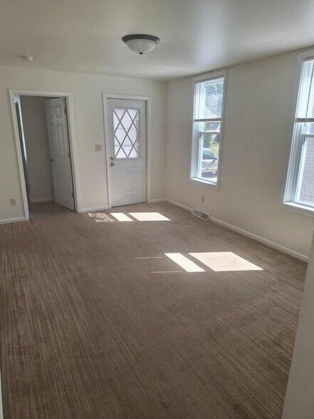 Building Photo - 1808 S 13th St