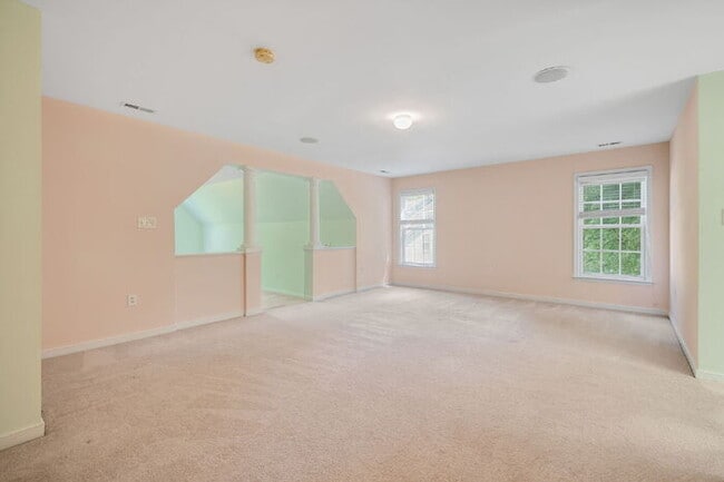 Building Photo - Spacious 5 Bedroom Home in Moseley – $3,800/mo