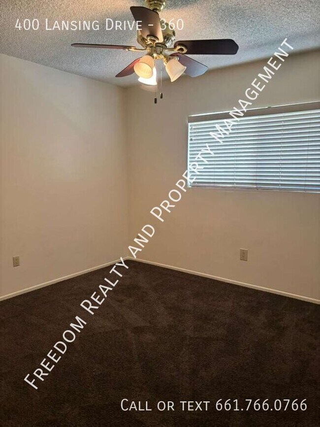Building Photo - 400 Lansing Dr