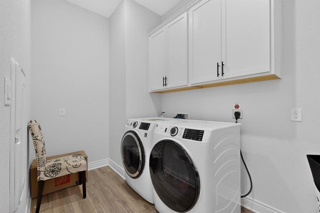 Building Photo - 108 Red Camella Dr