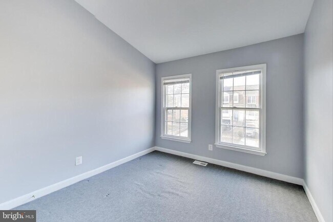 Building Photo - 2851 Strauss Terrace