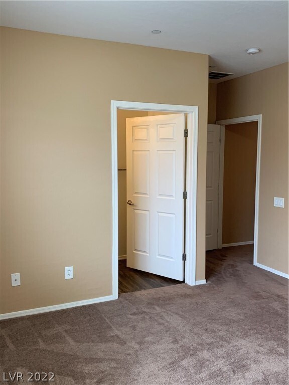 Building Photo - 6868 Sky Pointe Dr
