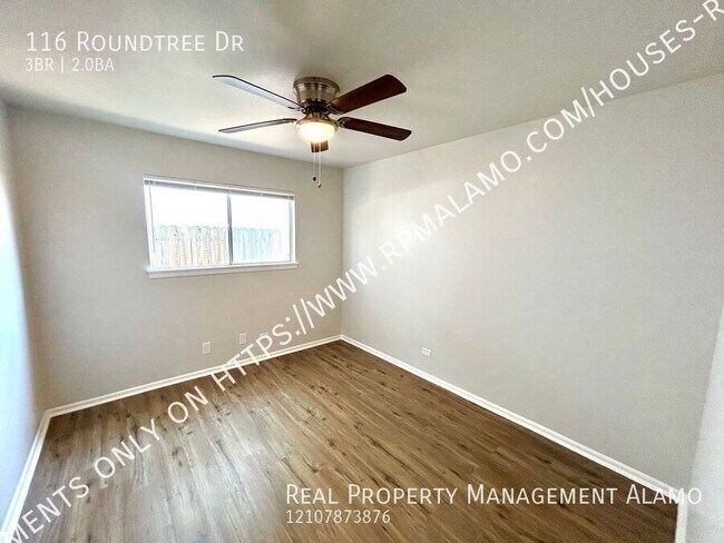 Building Photo - 116 Roundtree Dr-