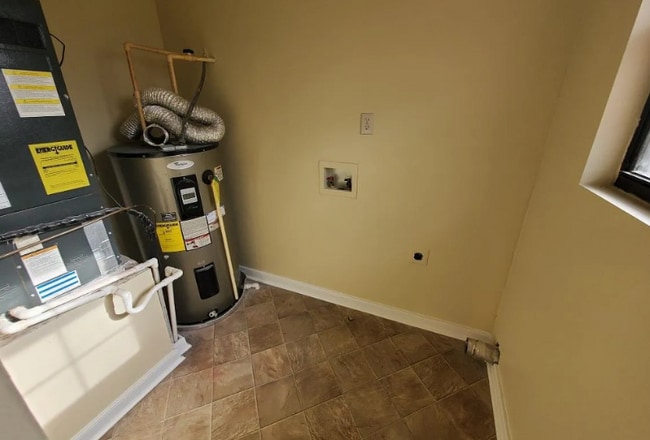 Building Photo - 6414 Tradewinds Dr