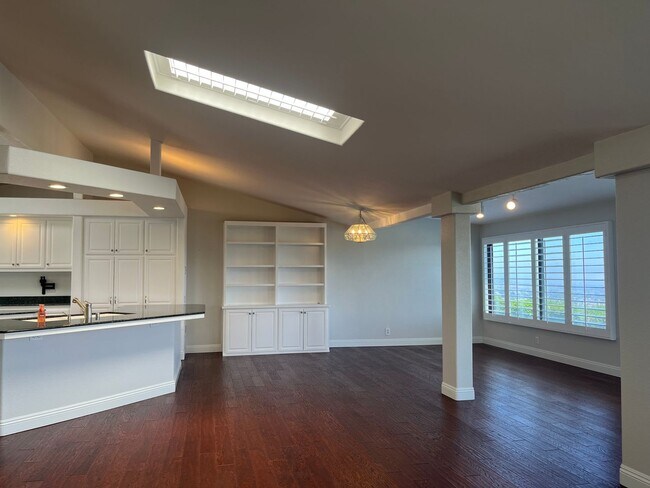 Building Photo - Stunning *VIEW* home for rent in desirable...