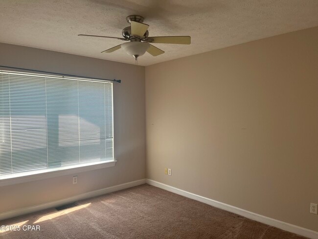 Building Photo - 6236 Sunset Dr