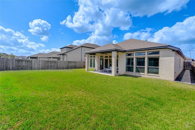 Building Photo - 1930 Creekwood Cv