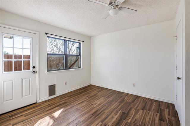 Building Photo - 661 Prairie Dell St