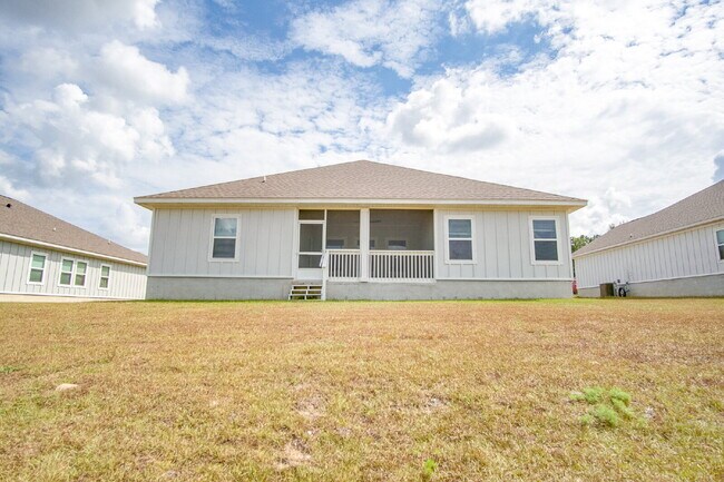Building Photo - Deer Run 4-Bedroom Rental with 3-Car Garag...