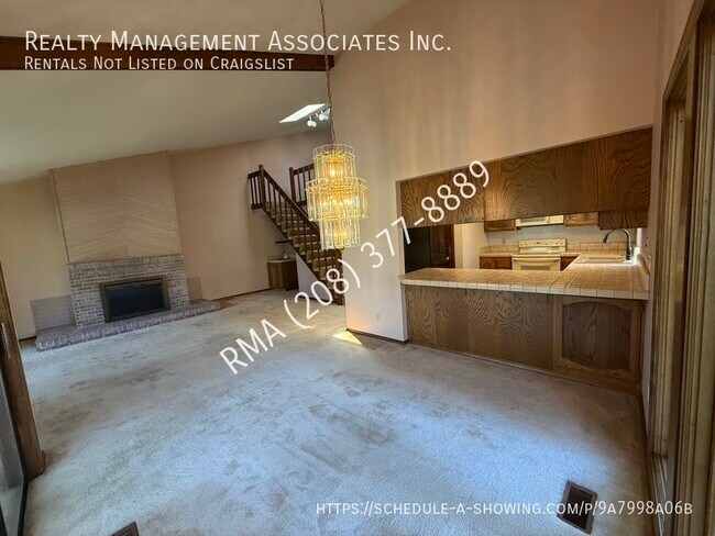 Building Photo - 4600 Savannah Ln
